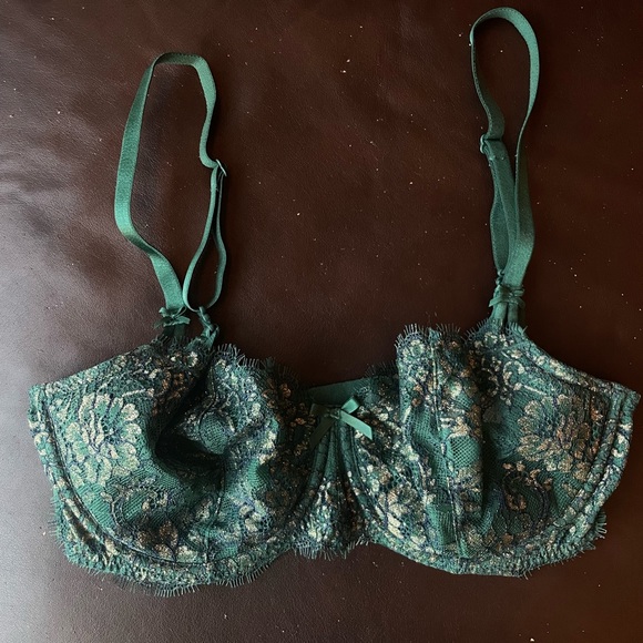 Victoria’s Secret Dream Angels Christmas Green Metallic Gold Balconette Lace Bra - Picture 2 of 9